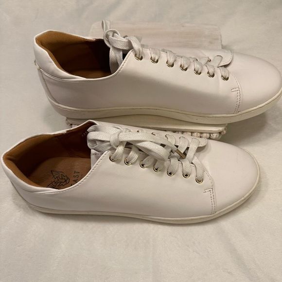 𝅺Austin Lace Up Sneakers - Picture 3 of 5